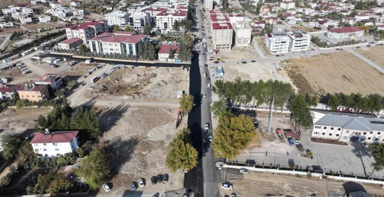 Büyükşehir Belediyesi Türkoğlu’ndaki Çalışmalarını Sürdürüyor