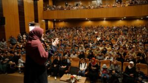 Kahramanmaraş Büyükşehir Belediyesi’nin düzenlediği “Parçalanmış Ailelerde Ebeveyn Olmak” konulu söyleşide,
