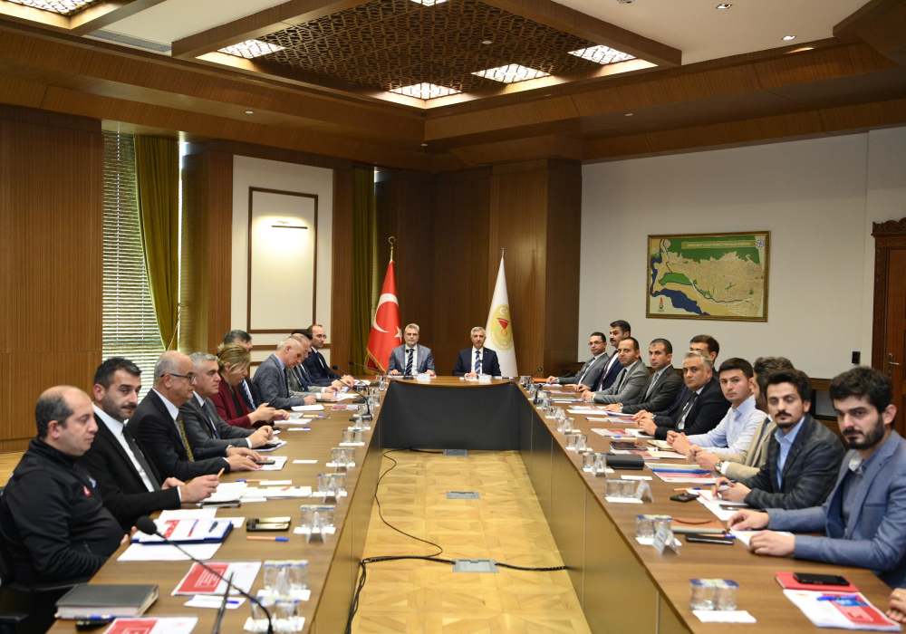 Kahramanmaraş Büyükşehir Belediye Başkanı Fırat Görgel, Vali Mükerrem Ünlüer başkanlığında