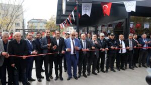 Dulkadiroğlu İtfaiye Parkı Yenilenerek Hizmete Açıldı Dulkadiroğlu Belediyesi tarafından yenilenen