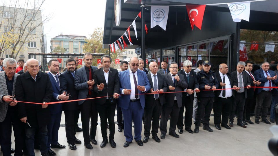Dulkadiroğlu İtfaiye Parkı Yenilenerek Hizmete Açıldı Dulkadiroğlu Belediyesi tarafından yenilenen