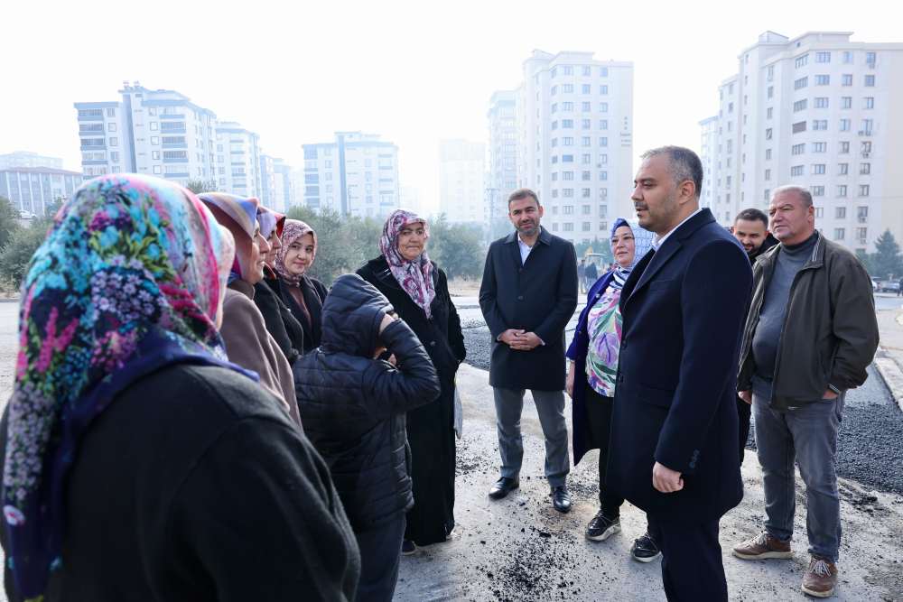 Hanifi Toptaş başkanlığındaki Onikişubat Belediyesi, başlattığı ‘Asfalt Seferberliği’ kapsamında mahallelerin