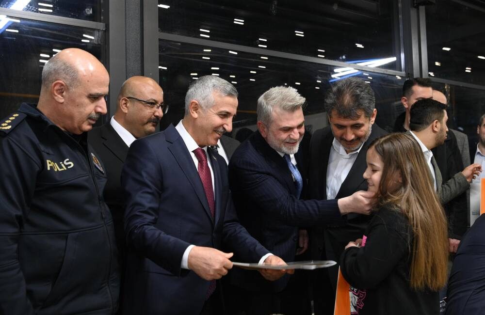 Kahramanmaraş Büyükşehir Belediyesi, karne günü dolayısıyla şehit çocukları ve aileleri