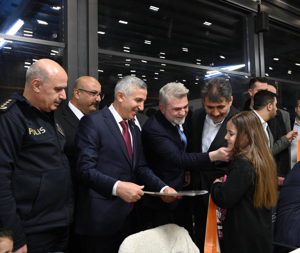 Kahramanmaraş Büyükşehir Belediyesi, karne günü dolayısıyla şehit çocukları ve aileleri