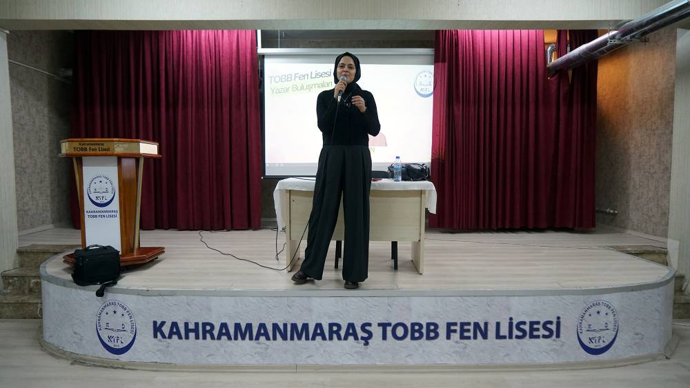 Kahramanmaraş Büyükşehir Belediyesi, okur-yazar buluşmaları kapsamında Yazar Merve Uygun ve