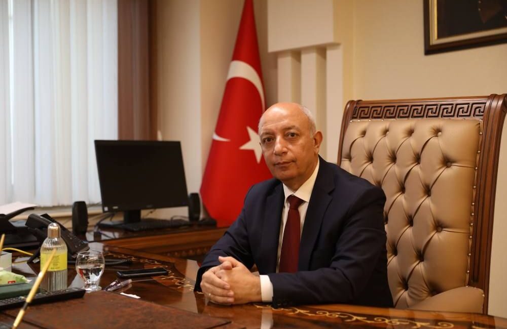 Kahramanmaraş’ın düşman işgalinden kurtuluşunun 105. yıl dönümünü tebrik ediyor, bu
