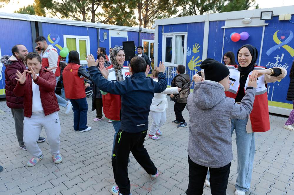 Büyükşehir Belediyesi, Dünya Down Sendromlular Günü’nde özel bireyler ve ailelerine
unutulmaz