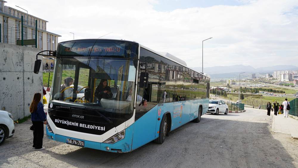 Kahramanmaraş Büyükşehir Belediyesi, üniversite öğrencilerine yönelik hizmetlerine bir yenisini ekledi.