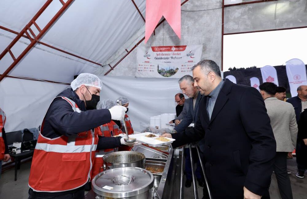 Onikişubat Belediye Başkanı Hanifi Toptaş, Ramazan ayının ilk iftarını EXPO