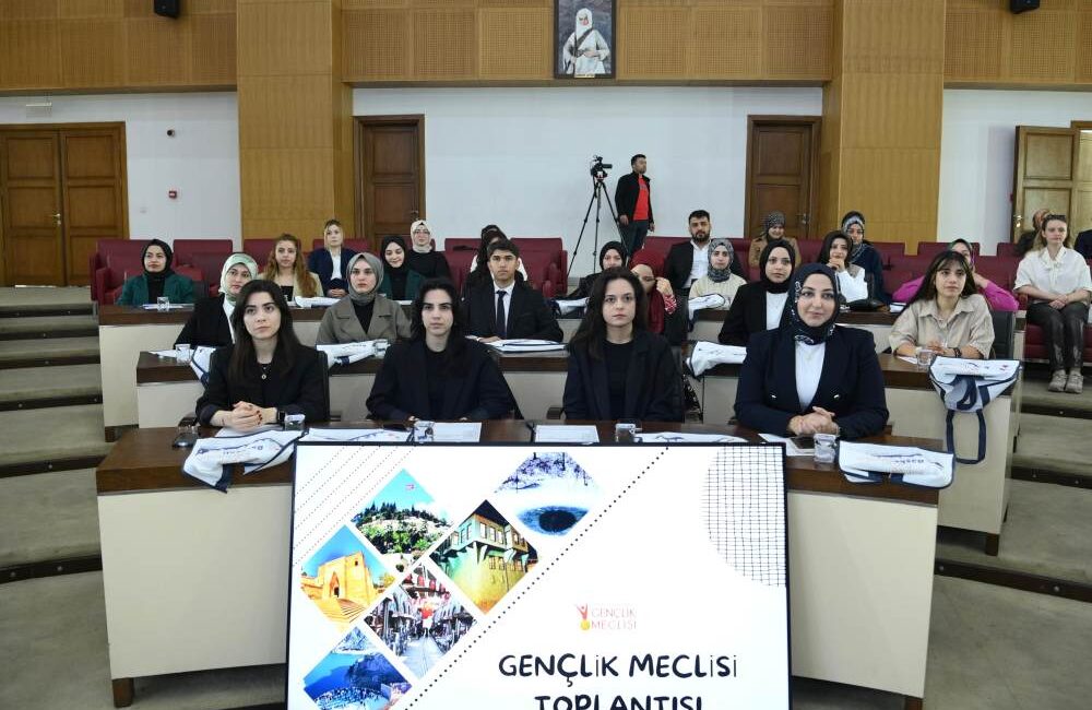 Kahramanmaraş Büyükşehir Belediyesi bünyesinde faaliyetlerini sürdüren Gençlik Meclisi, yeni dönemin