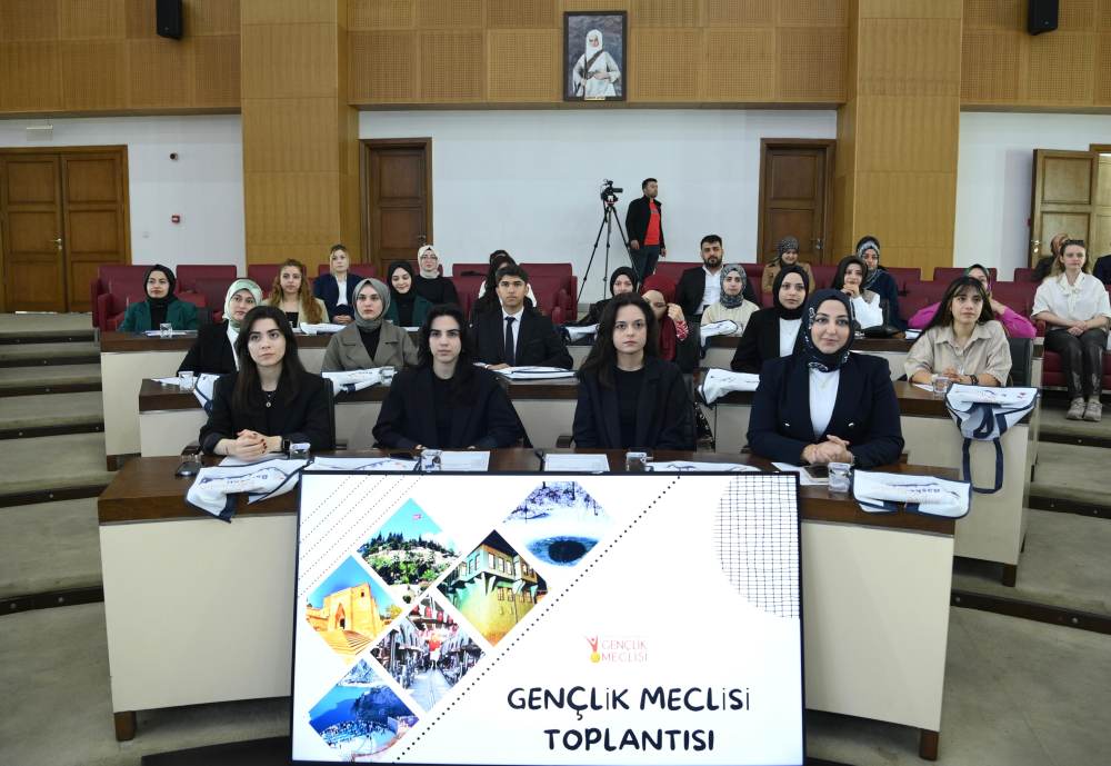 Kahramanmaraş Büyükşehir Belediyesi bünyesinde faaliyetlerini sürdüren Gençlik Meclisi, yeni dönemin