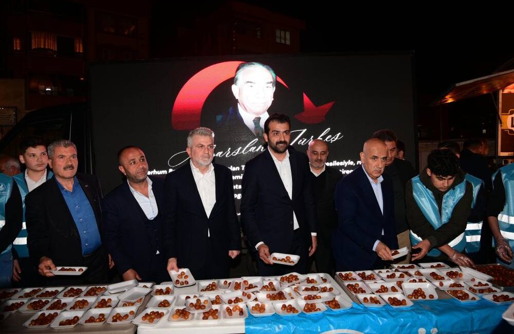 Katıldı
MHP kurucu Genel Başkanı merhum Alparslan Türkeş’in vefatının yıl dönümünde
düzenlenen