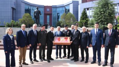 Büyükşehir Belediye Başkanı Fırat Görgel, Türk milletinin şanla yazdığı Çanakkale
Destanı’nın