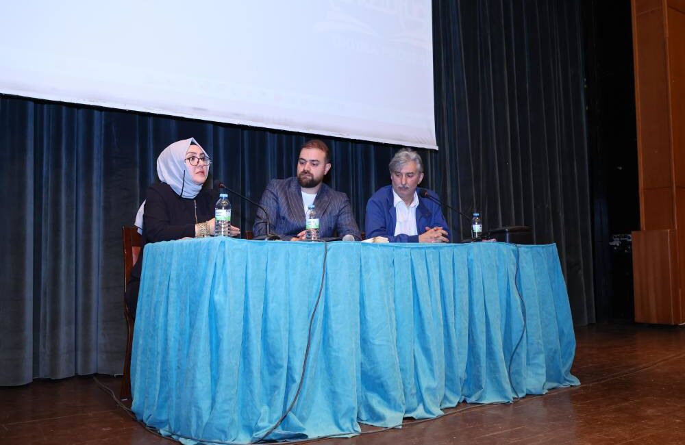 Okuma kültürünü yaygınlaştırmayı hedefleyen Onikişubat Belediyesi, ‘Onikişubat Okuyor’ projesi
kapsamında düzenlediği