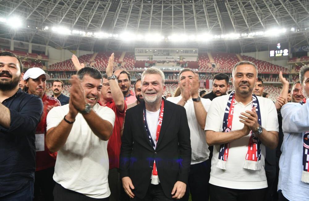 Onikişubat Belediye Başkanı Hanifi Toptaş, 3. Lig Play-Off Finali’nde Ayvalıkgücü