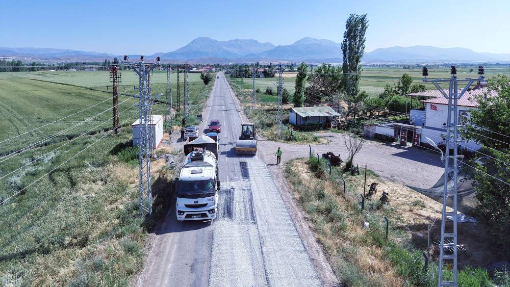 Büyükşehir Belediyesi, Afşin kırsalında 4 mahalleyi ilçe merkezine bağlayan 11
kilometrelik