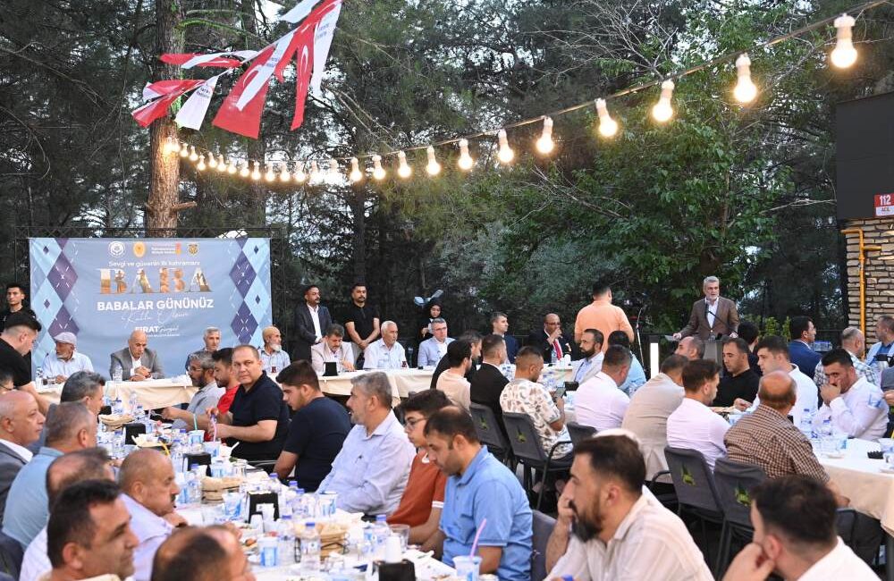 Babalar Günü dolayısıyla düzenlenen programda şehit babaları ve gazilerle bir