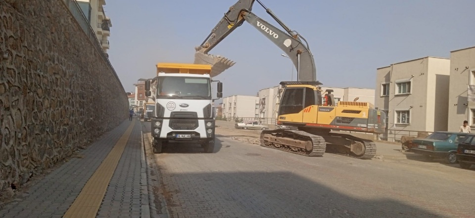 Dulkadiroğlu Belediyesi, vatandaşların yaşam konforunu artırmak, çevre düzenini sağlamak ve