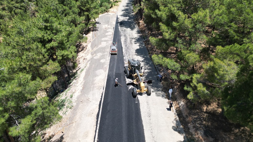 Dulkadiroğlu Belediyesi Fen İşleri Müdürlüğü ekipleri, yaz sezonunun gelmesiyle birlikte