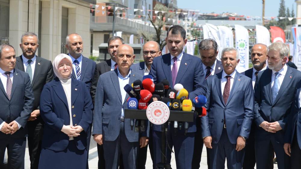 Azerbaycan Mahallesi’nde incelemelerde bulunan Çevre, Şehircilik ve İklim Değişikliği
Bakanı Murat