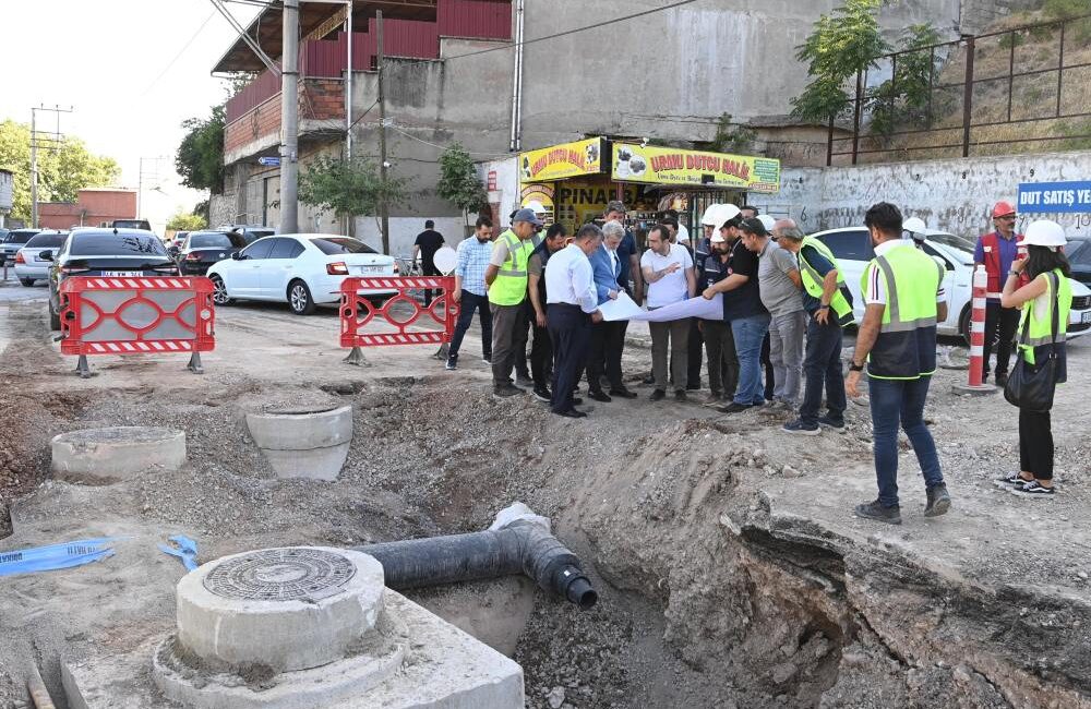 Kahramanmaraş Büyükşehir Belediye Başkanı Fırat Görgel, Dulkadiroğlu Pınarbaşı mevkiinde yürütülen