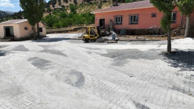 Kahramanmaraş Büyükşehir Belediyesi, şehir merkezi, ilçeler ve kırsal mahalleler arasında