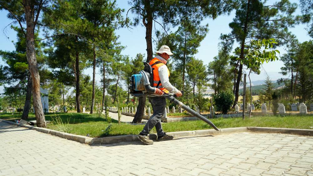 Kahramanmaraş Büyükşehir Belediyesi, vatandaşların kabir ziyaretlerini daha huzurlu ve rahat