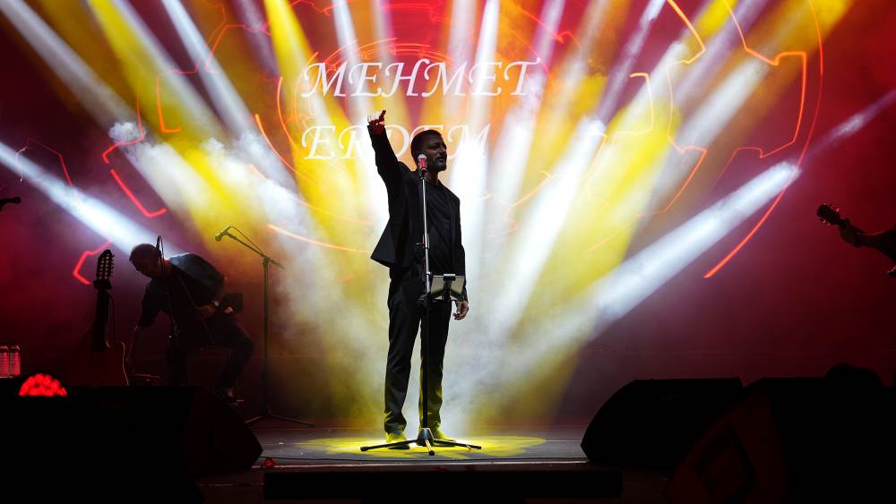 Geleneksel Ağustos Fuarı, 15’inci gününde
Mehmet Erdem’in verdiği konser coşku dolu