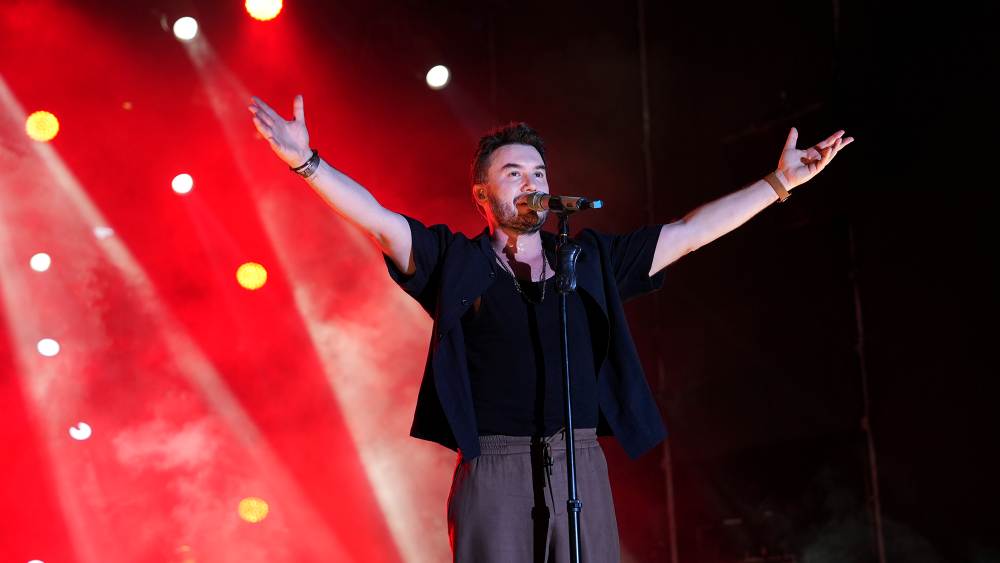 Kahramanmaraş Büyükşehir Belediyesinin Geleneksel Ağustos Fuarı, 
Mustafa Ceceli’nin sahne performansıyla