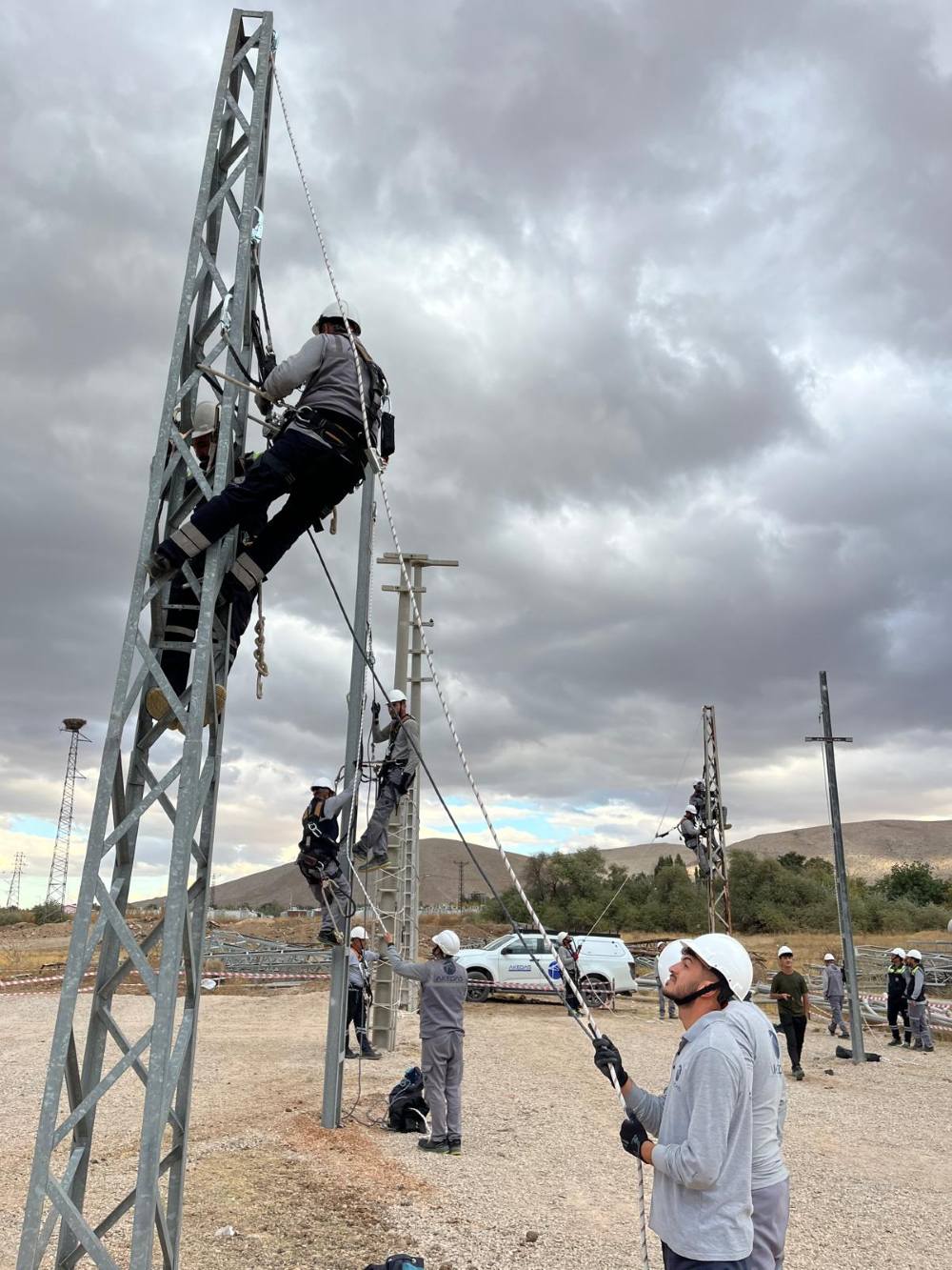 AKEDAŞ Elektrik Dağıtım A.Ş, iş sağlığı ve güvenliği standartlarını güçlendirmek