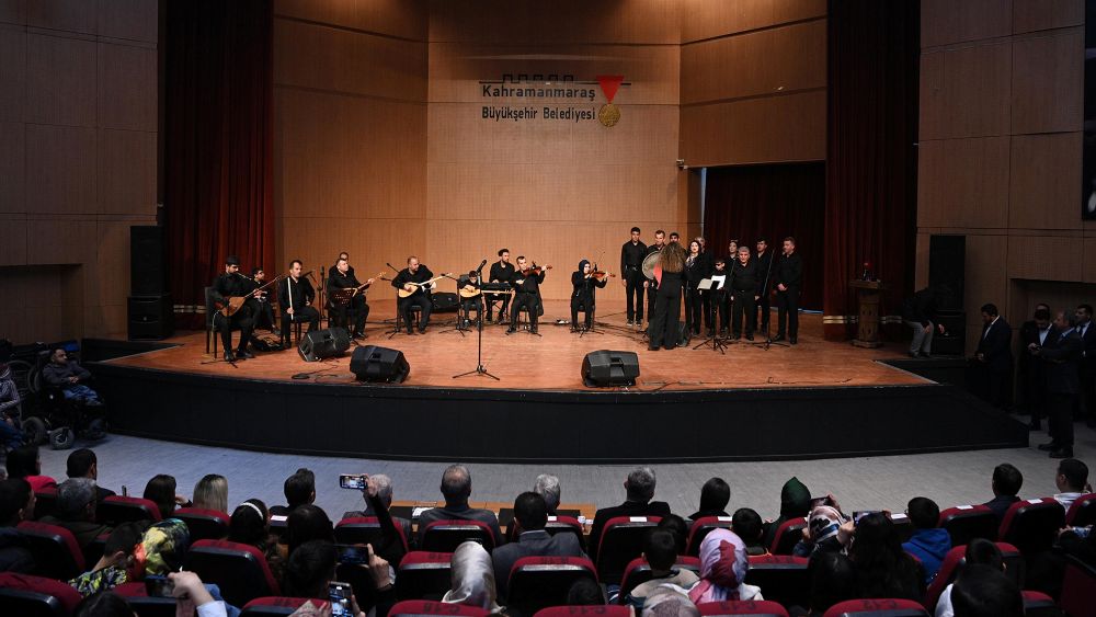 Kahramanmaraş Büyükşehir Belediyesi’nin özel gereksinimli bireylerden oluşan “Bir Başka Orkestra”