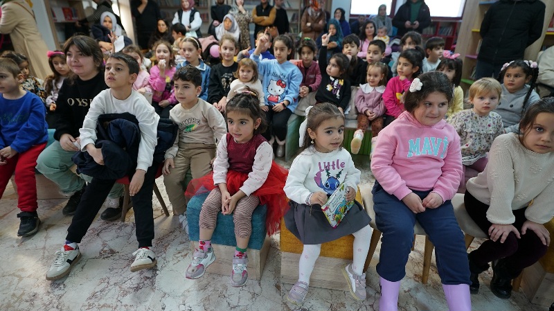 Kahramanmaraş’ta çocuklar, masal dinletisiyle hayal dolu bir hafta sonu yaşadı.
