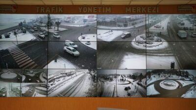 Kahramanmaraş Büyükşehir Belediyesi Trafik Yönetim Merkezi, kar yağışının etkili olduğu