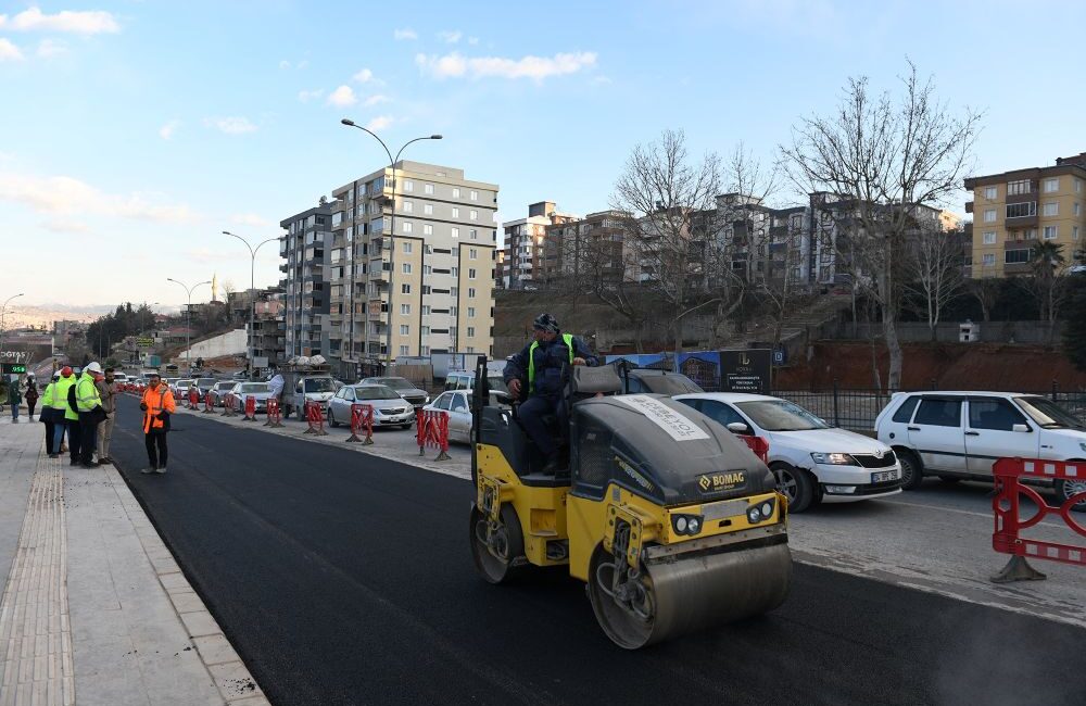 Altyapı çalışmaları tamamlanan bölgelerde üstyapı düzenlemelerine hız veren ekipler, Adnan