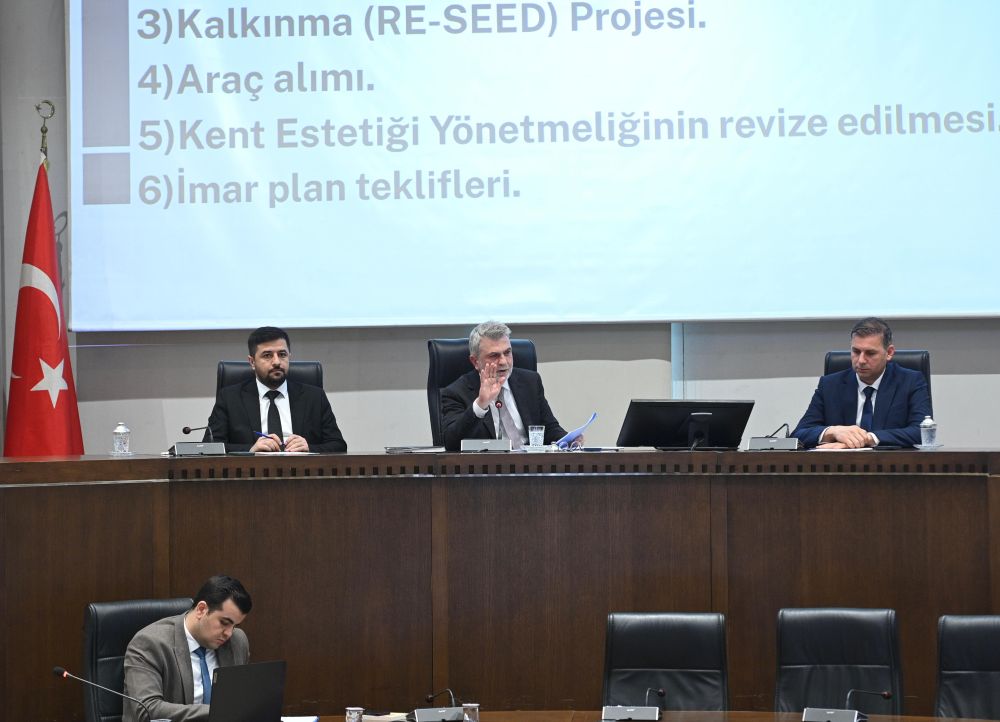 Yeni hizmet araçları, sokak sağlıklaştırma projeleri, 
kentsel tasarım ve imar