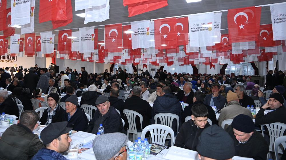 Büyükşehir Belediyesinin "İlçemde İftar Var" programı kapsamında Çağlayancerit’te düzenlenen iftar