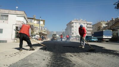 Büyükşehir Belediyesi, altyapı çalışmaları nedeniyle deforme olan ana arter ve
