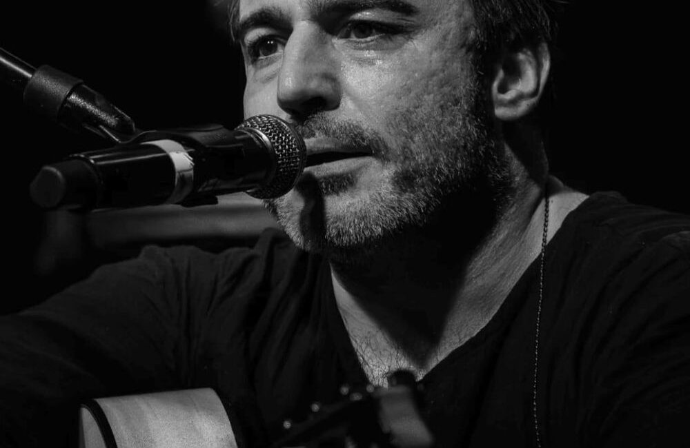 Pop Star Yarışmasıyla ünlenen sanatçı hayatını kaybetti. 