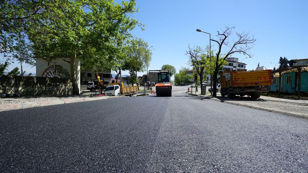 Büyükşehir Belediyesi, şehir merkezinde altyapı imalatlarının tamamlandığı Hakkı Kısakürek Caddesi,