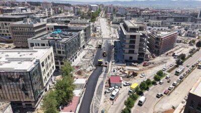 Kahramanmaraş Büyükşehir Belediyesi, şehir merkezinin ana arterlerinden Trabzon Bulvarı ve