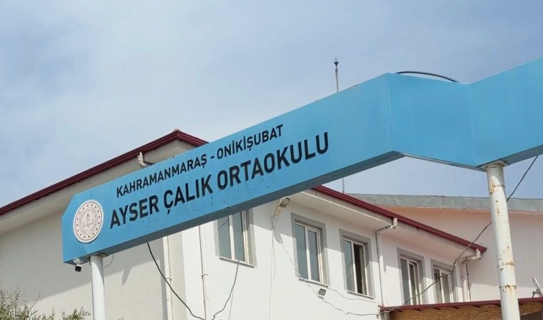 Kahramanmaraş, öğlen  saatlerinde bir öğrencinin okula saldırı düzenlediği haberiyle sarsıldı.