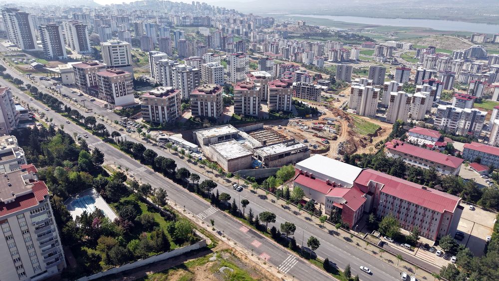 Büyükşehir Belediyesi’nin 370 milyon TL’lik yatırımla Yamaçtepe’ye kazandırdığı Gençlik ve