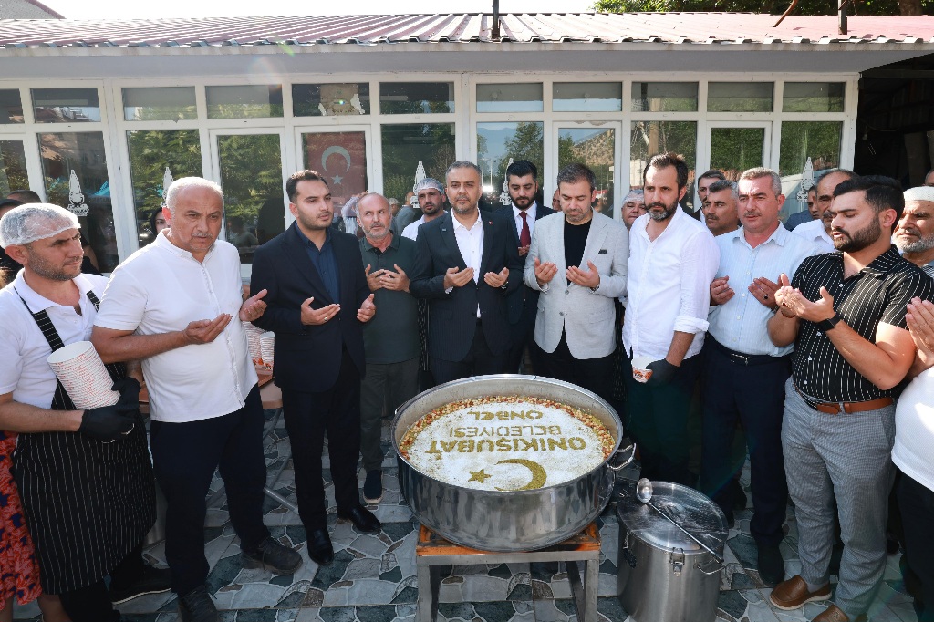 Onikişubat Belediye Başkanı Hanifi Toptaş, Muharrem ayı dolayısıyla Tekir Mahallesi’nde