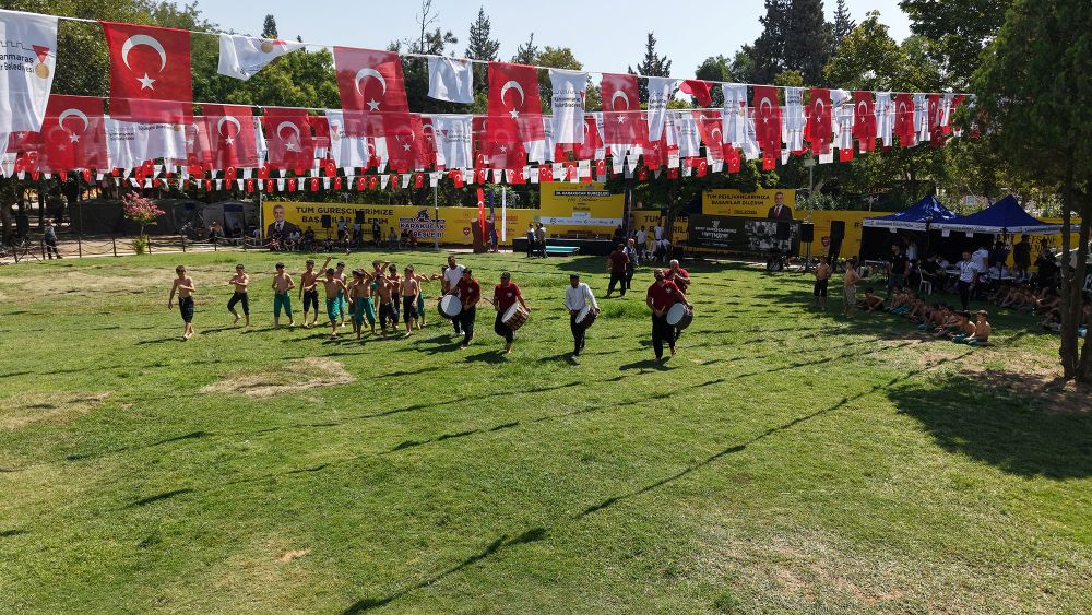 Büyükşehir Belediyesi, şehrin köklü güreş geleneğini 26 yıllık aranın ardından