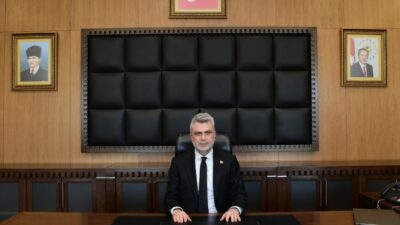 Kahramanmaraş Büyükşehir Belediyesi Başkanı Fırat Görgel, Turgutlu Niyazi Üzmez Lisesi’nde