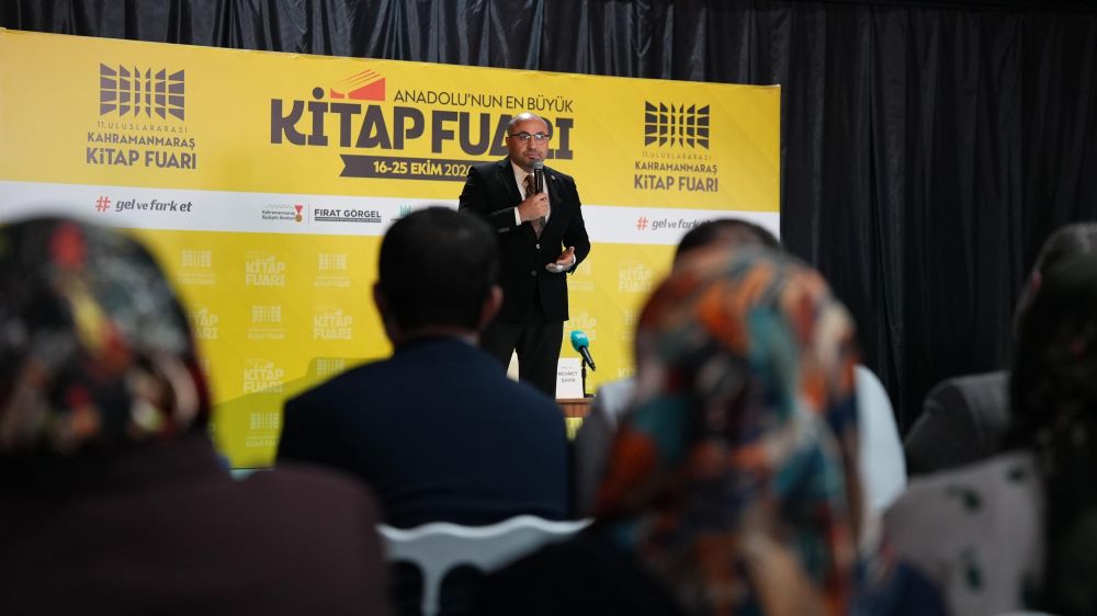 11. Uluslararası Kahramanmaraş Kitap Fuarı’nın sekizinci gününde okurlarla buluşan
 AK
