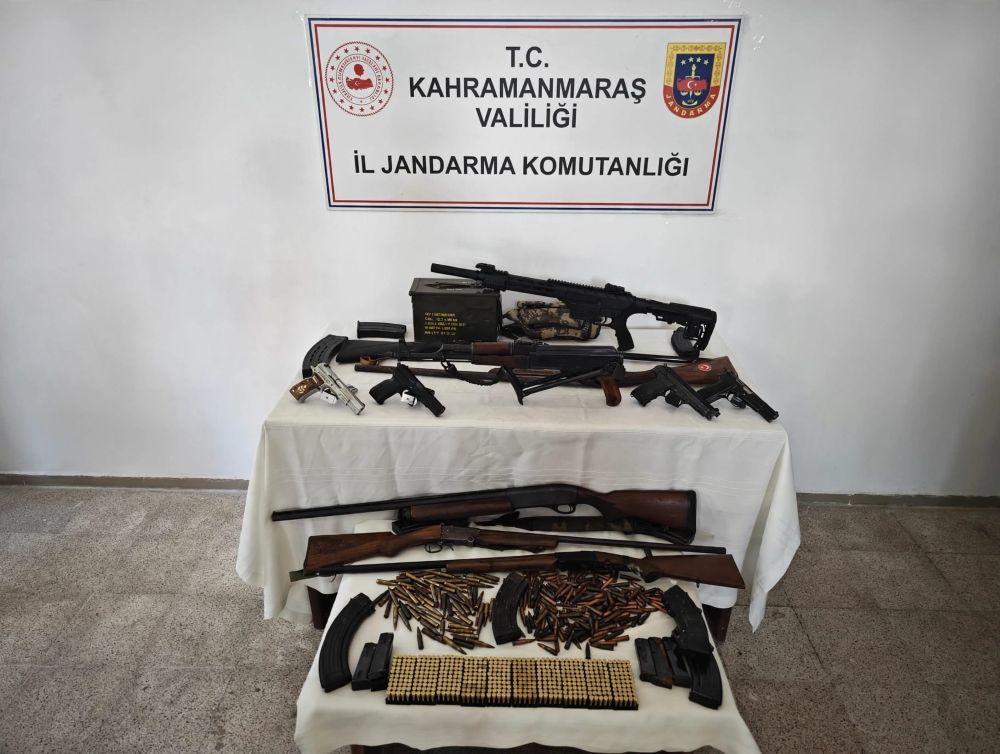 KOM ekiplerince Onikişubat ve Şanlıurfa Birecik’te eş zamanlı gerçekleştirilen baskınlarda