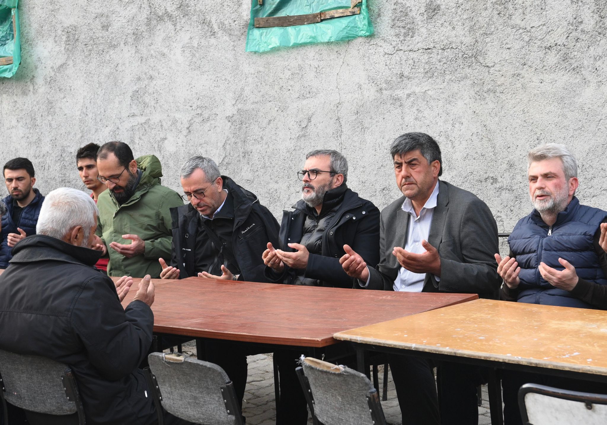 Büyükşehir Belediye Başkanı Hayrettin Güngör, Bulutoğlu ve Şahinkayası’nda vatandaşlarla bir