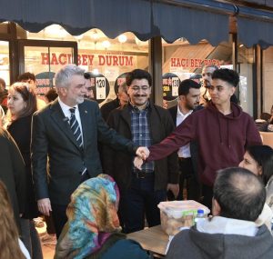 Başkan Görgel, Kapalı Çarşı’da Esnaf ve Vatandaşlarla Bir Araya Geldi
