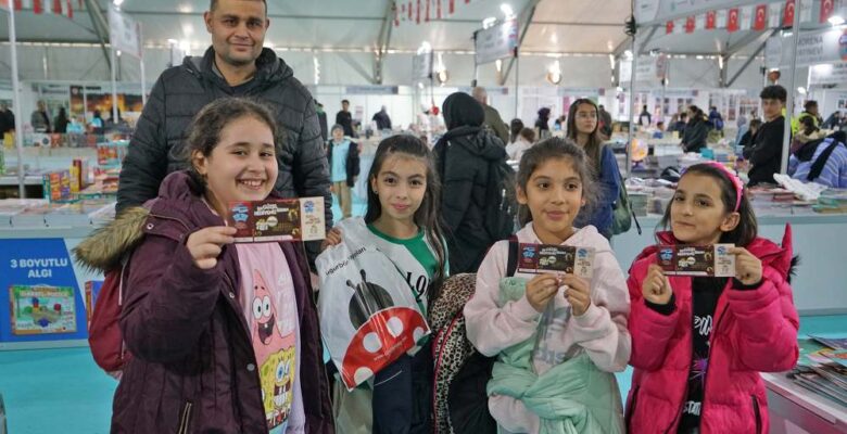 Kitap Fuarı, Altıncı Gününde de Ziyaretçi Akınına Uğradı